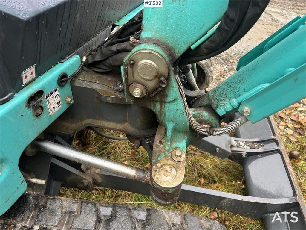 Kobelco Sk25SR-6E Excavator w/ sanding bucket, digging buc