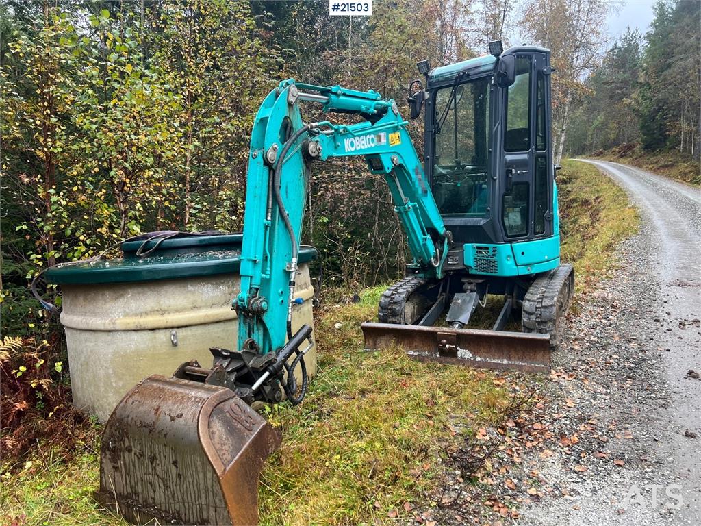 Kobelco Sk25SR-6E Excavator w/ sanding bucket, digging buc