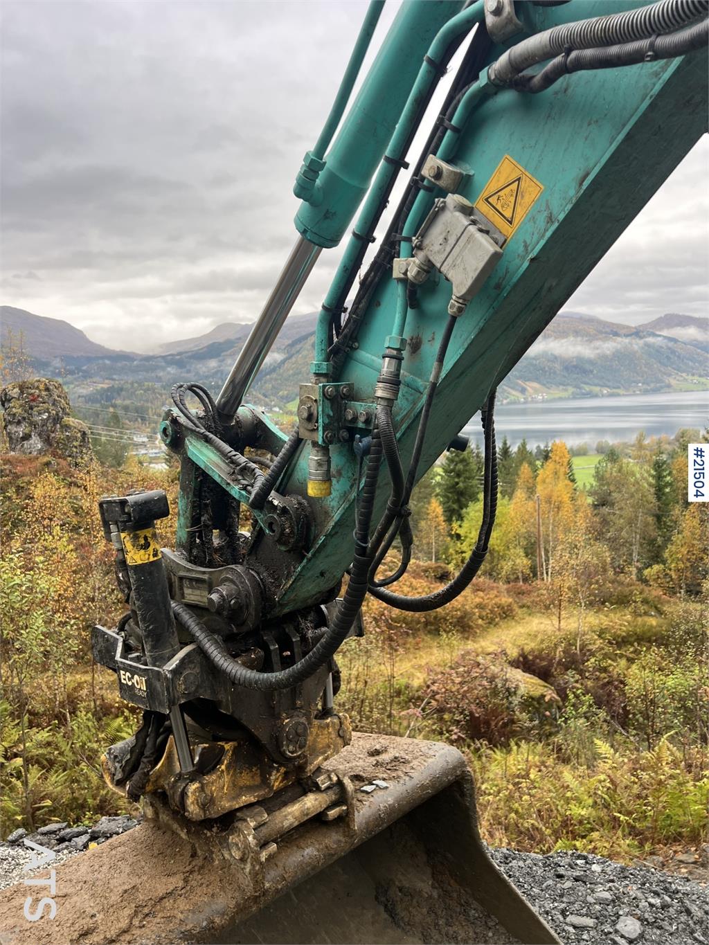 Kobelco Sk75SR-3E excavator w/ sanding bucket, rototilt an