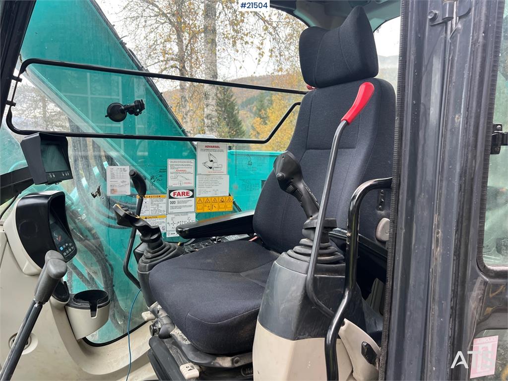 Kobelco Sk75SR-3E excavator w/ sanding bucket, rototilt an