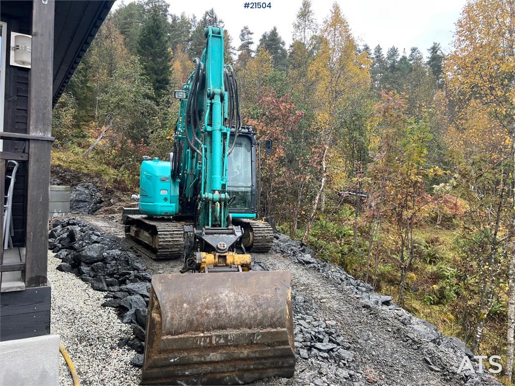 Kobelco Sk75SR-3E excavator w/ sanding bucket, rototilt an