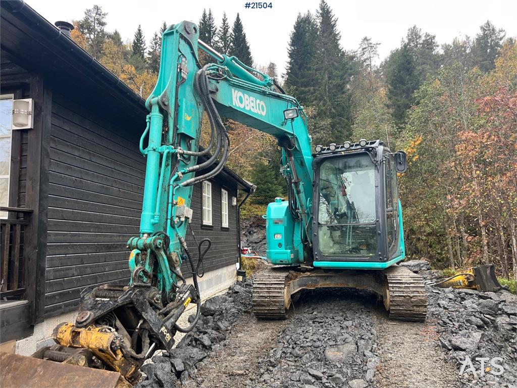 Kobelco Sk75SR-3E excavator w/ sanding bucket, rototilt an