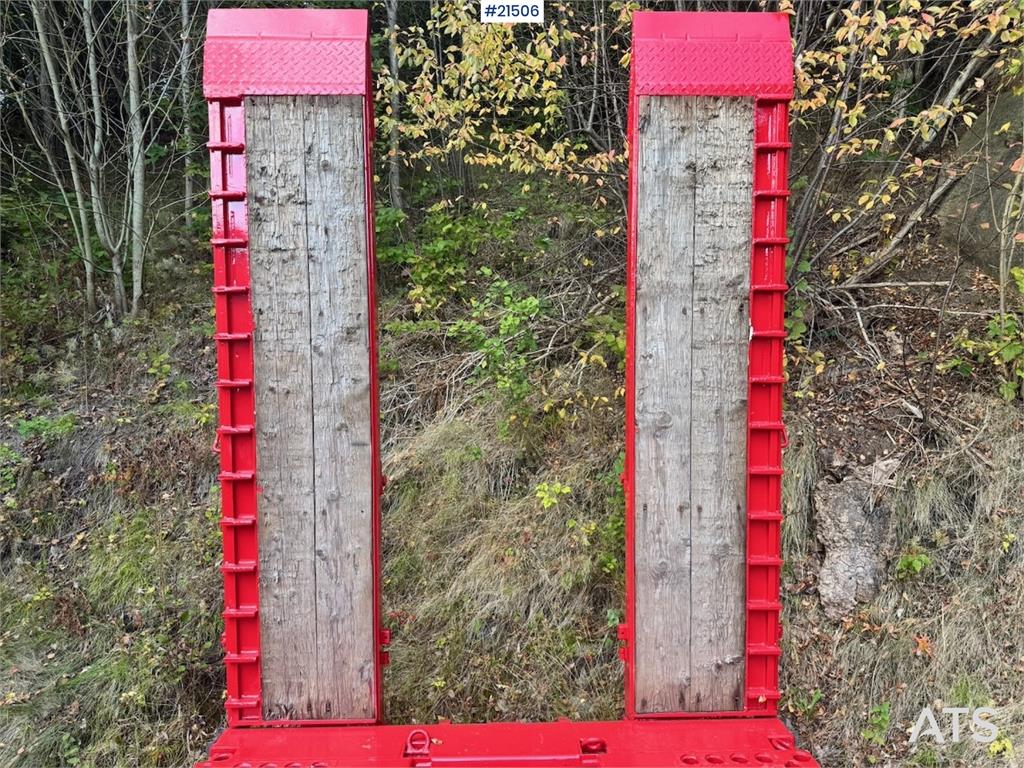 Doll Machinery Semi w/ Widening and Hydraulic Bridges.