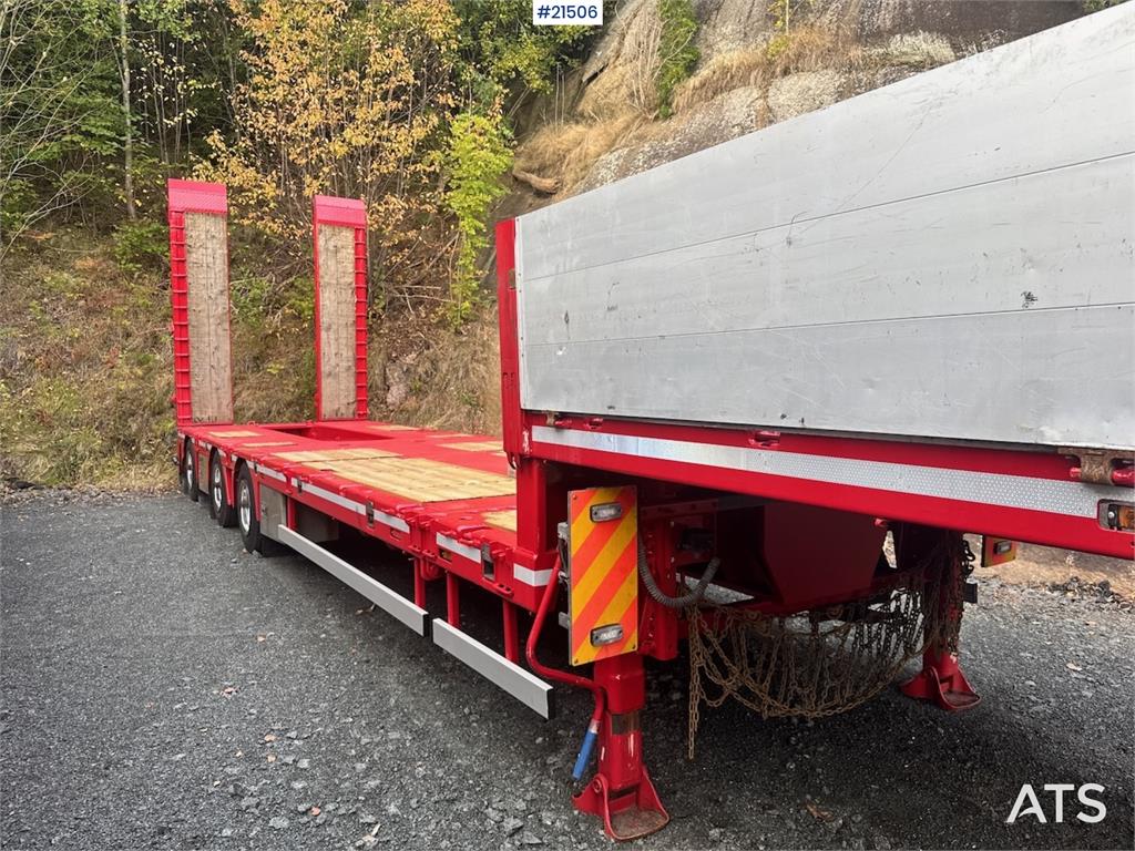 Doll Machinery Semi w/ Widening and Hydraulic Bridges.