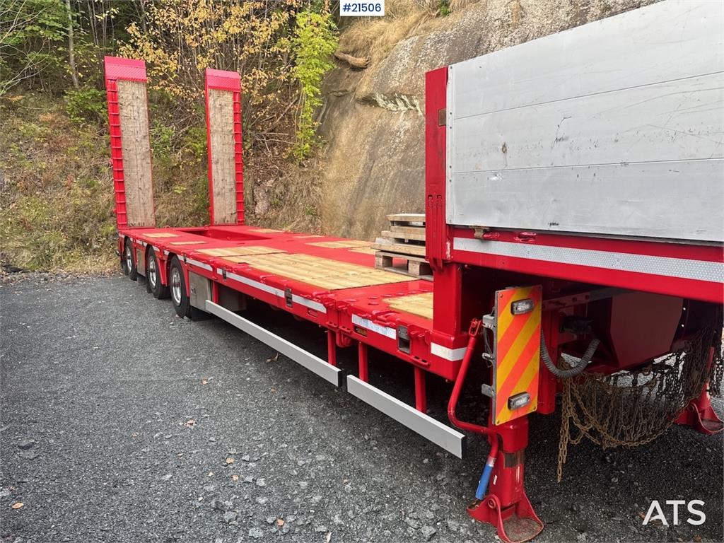 Doll Machinery Semi w/ Widening and Hydraulic Bridges.
