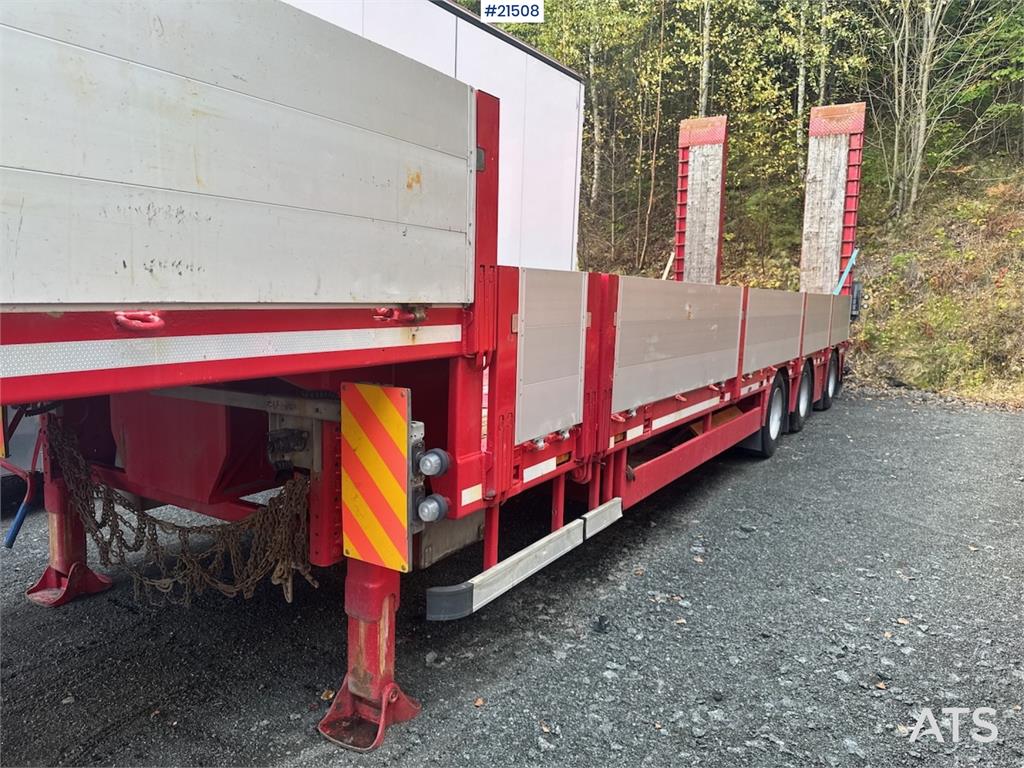 Doll Machinery Semi w/ Widening and Hydraulic Bridges.