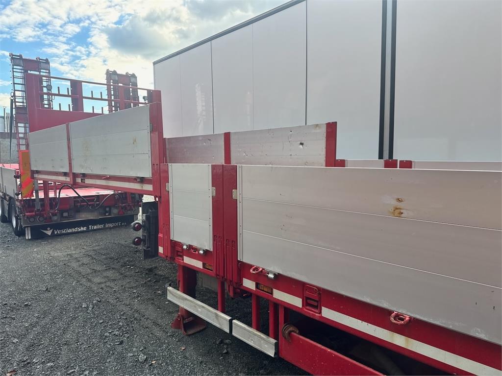 Doll Machinery Semi w/ Widening and Hydraulic Bridges.
