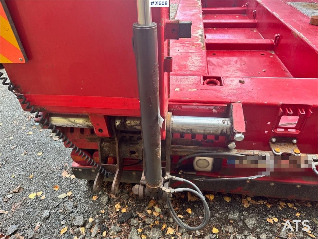Doll Machinery Semi w/ Widening and Hydraulic Bridges.