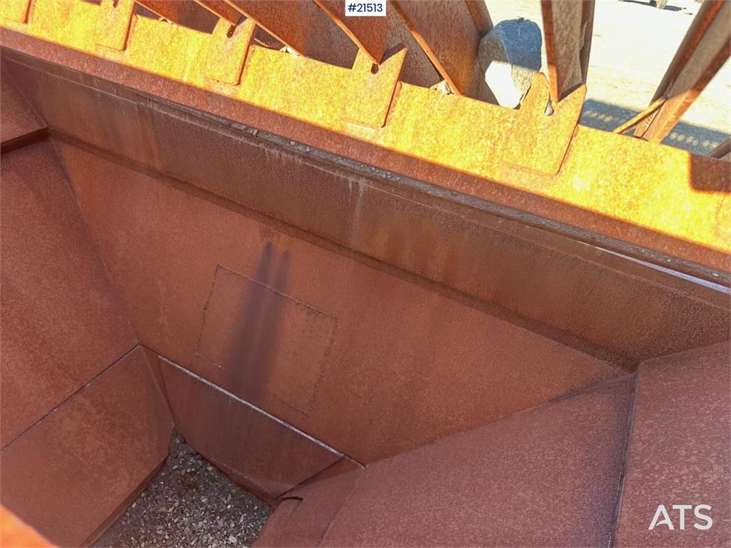 Finlay Hydrascreen screener with feed hopper