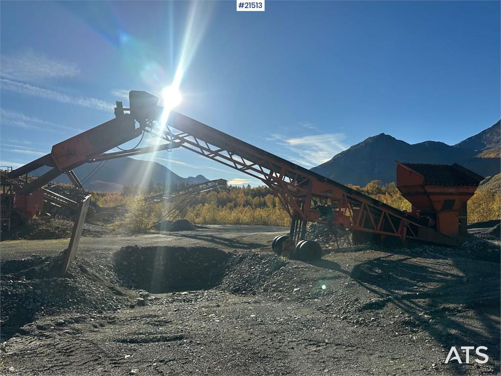 Finlay Hydrascreen screener with feed hopper