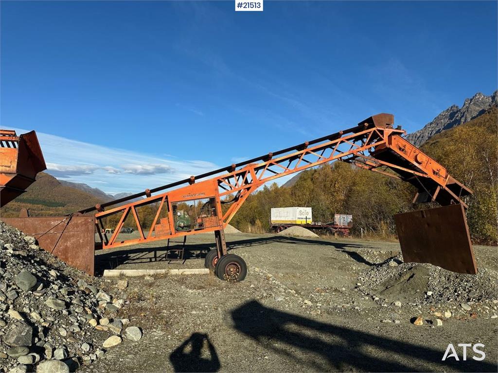Finlay Hydrascreen screener with feed hopper