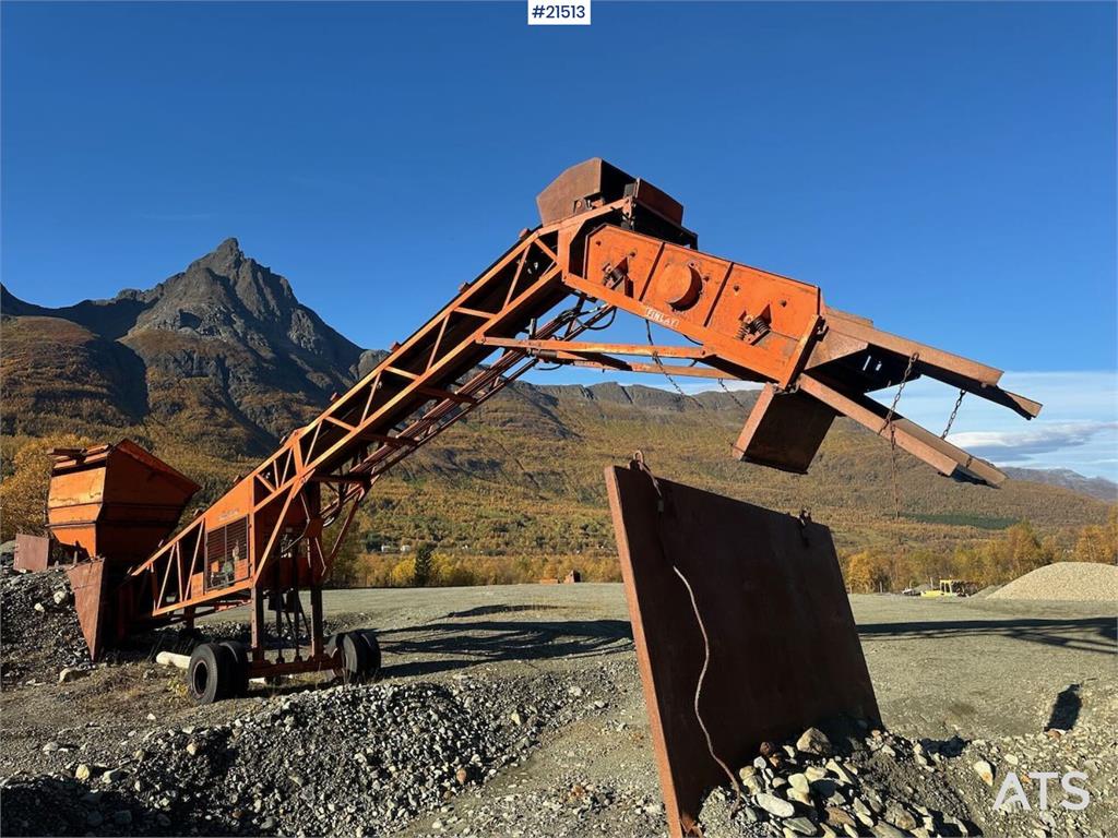 Finlay Hydrascreen screener with feed hopper