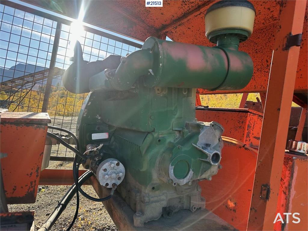 Finlay Hydrascreen screener with feed hopper