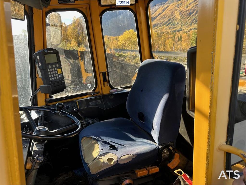 Volvo BM 4500 wheel loader w/ scale and bucket. WATCH VIDEO