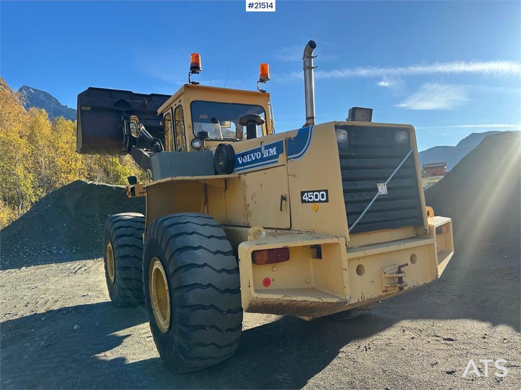 Volvo BM 4500 wheel loader w/ scale and bucket. WATCH VIDEO