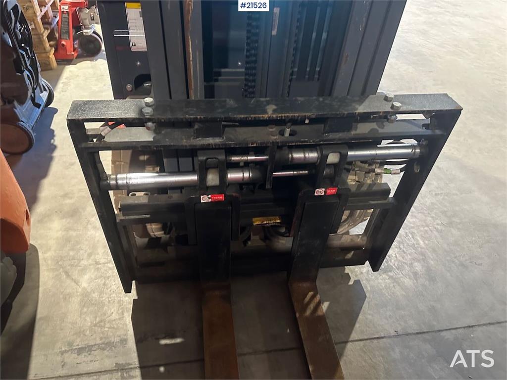 Heli CPD25 electric counterbalanced forklift. 4.7 meter