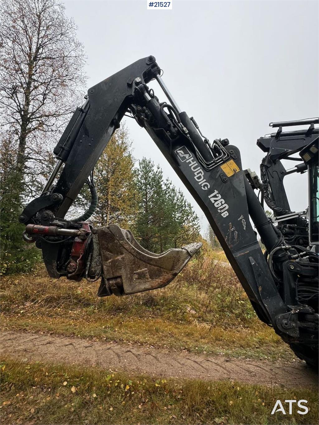 Huddig 1260B Backhoe w/ Huddig 2000 lift, tilt and sandin