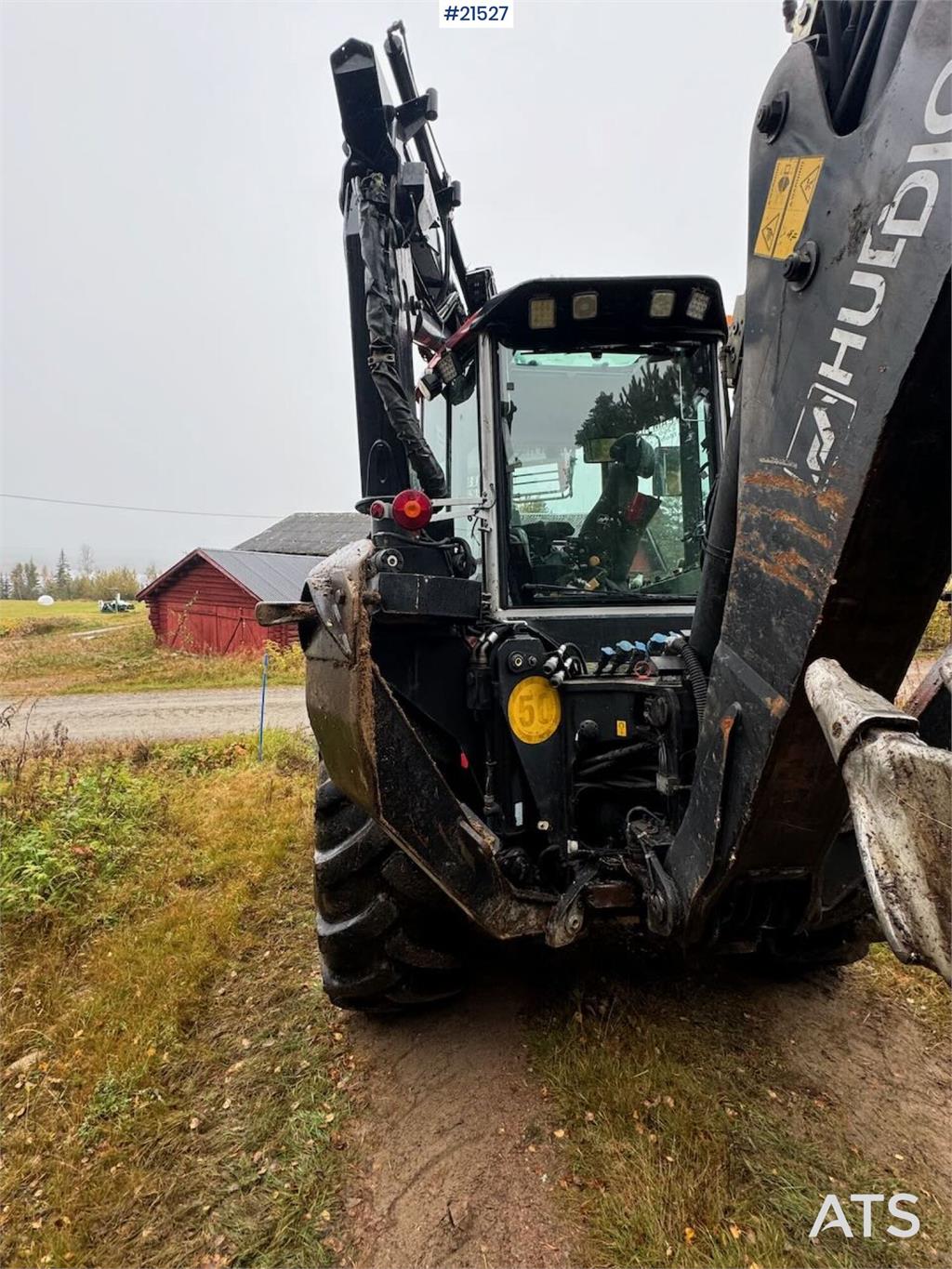 Huddig 1260B Backhoe w/ Huddig 2000 lift, tilt and sandin
