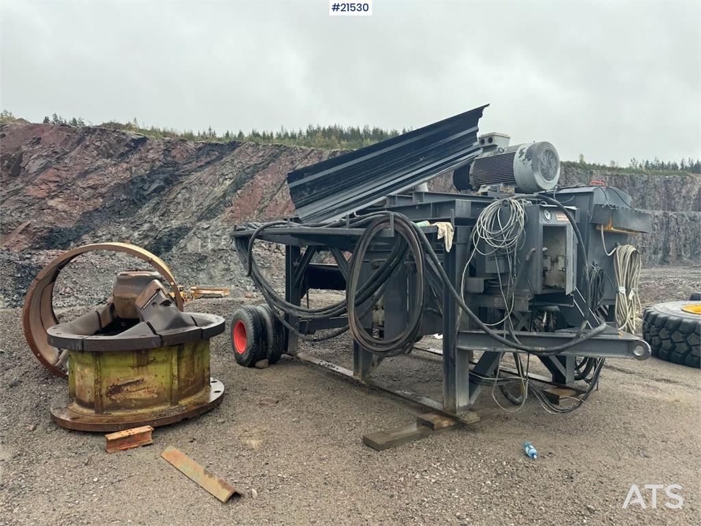 Svedala Arbrå 1336 spindle crusher with parts crusher.