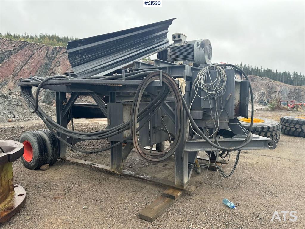 Svedala Arbrå 1336 spindle crusher with parts crusher.