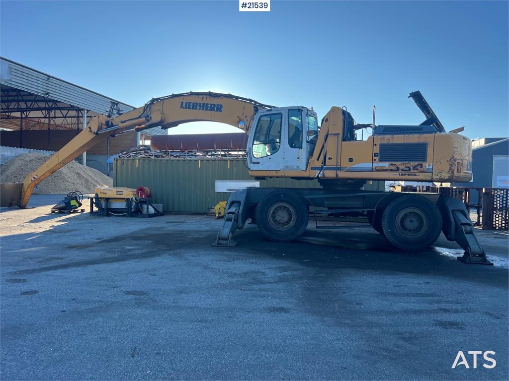 Liebherr A934C