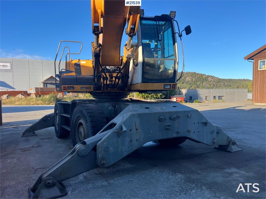 Liebherr A934C