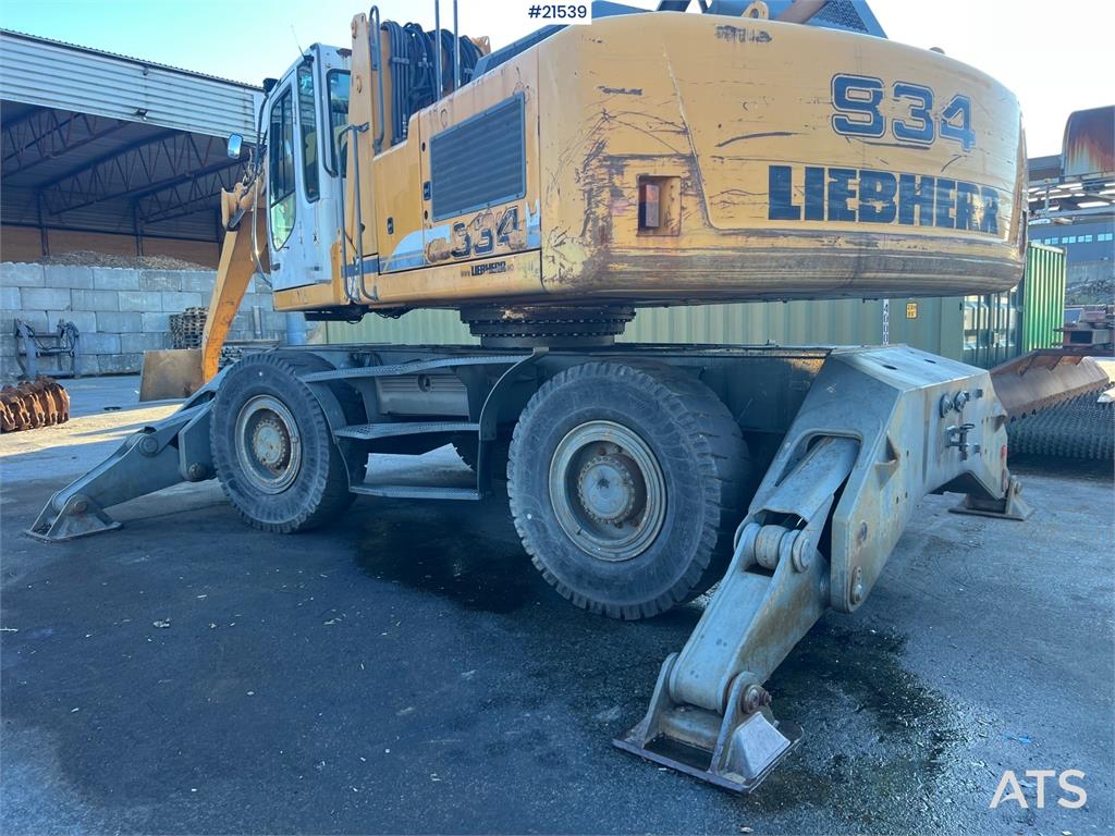 Liebherr A934C