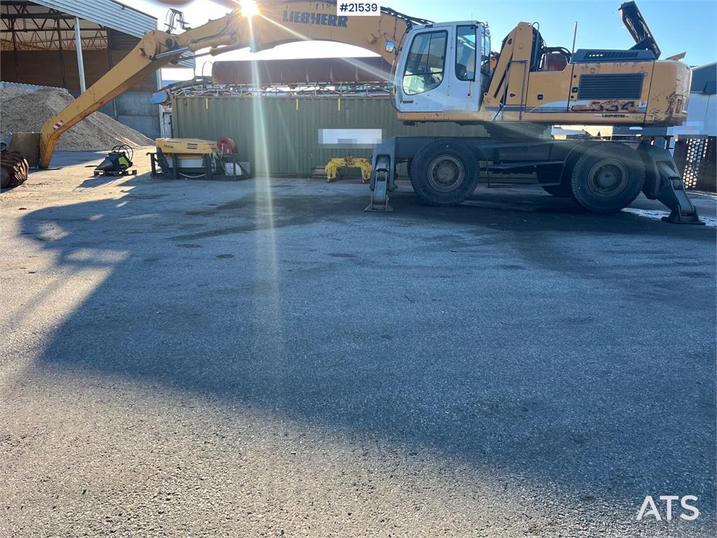Liebherr A934C