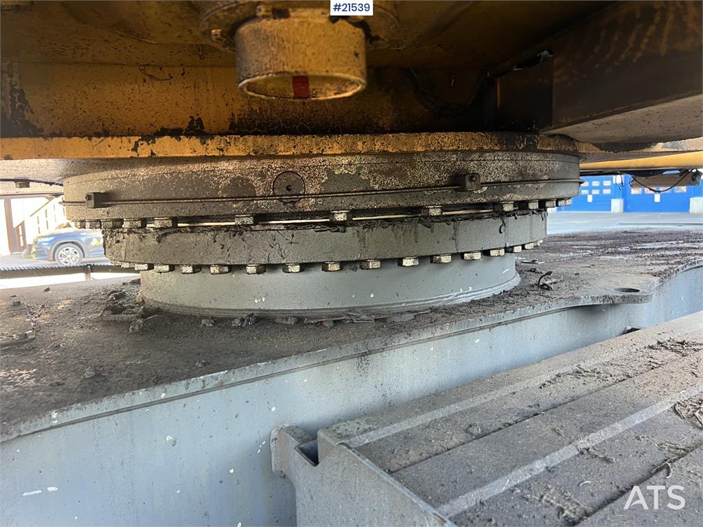 Liebherr A934C