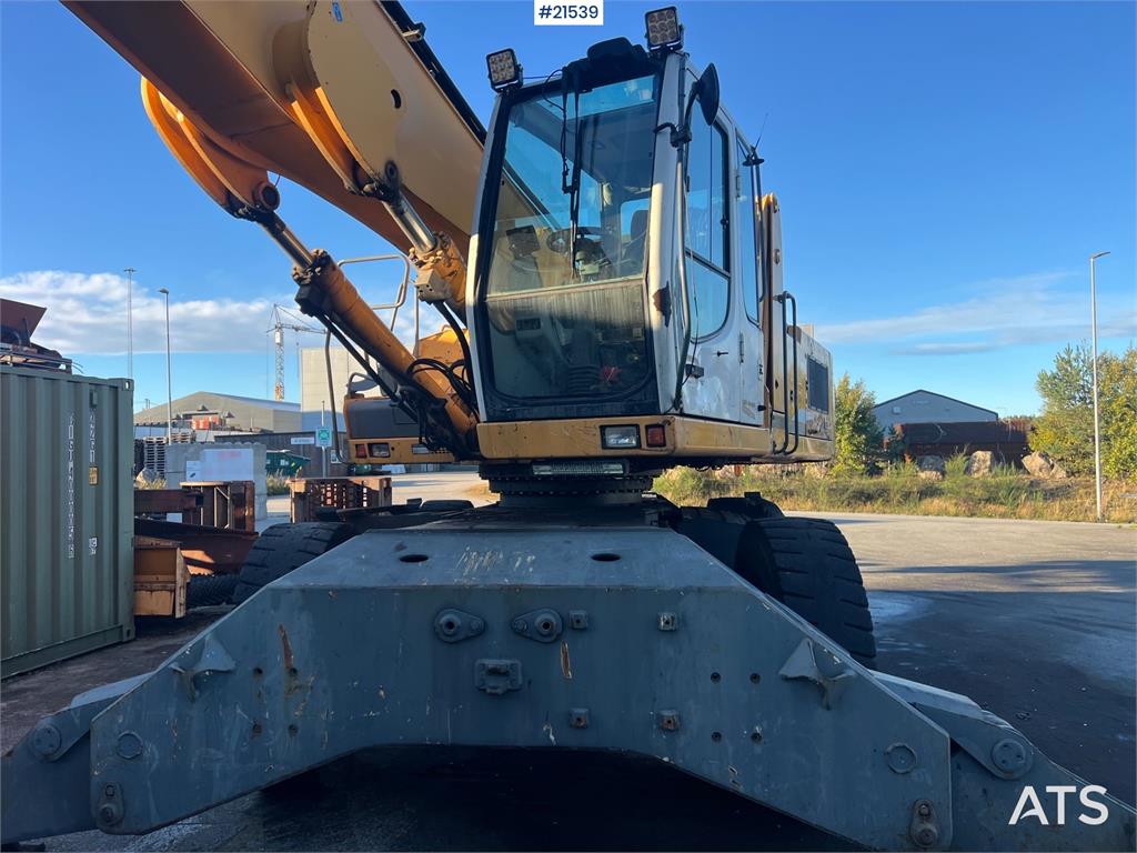 Liebherr A934C