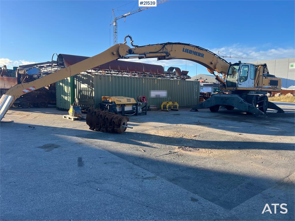 Liebherr A934C