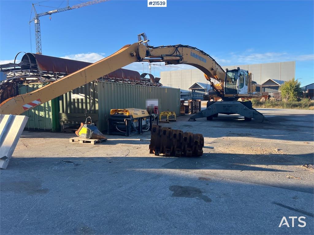 Liebherr A934C