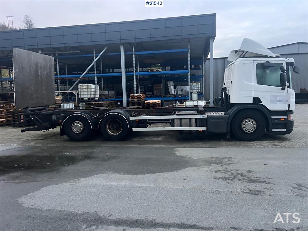 Scania P420 6x2 chassis w/ lift repair object