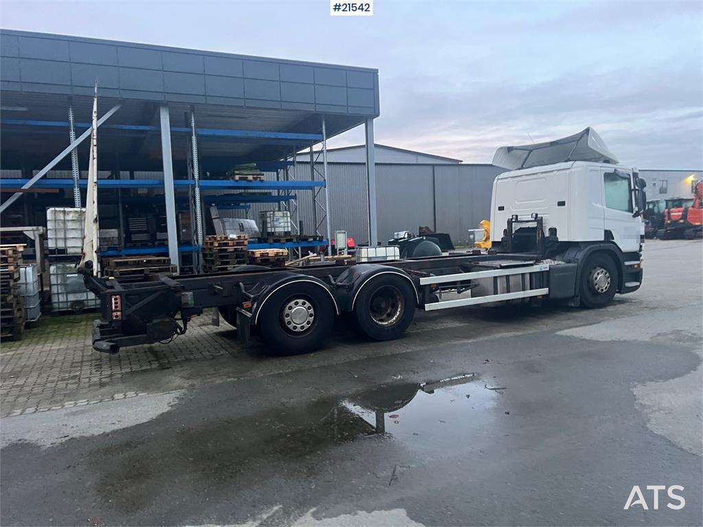 Scania P420 6x2 chassis w/ lift repair object