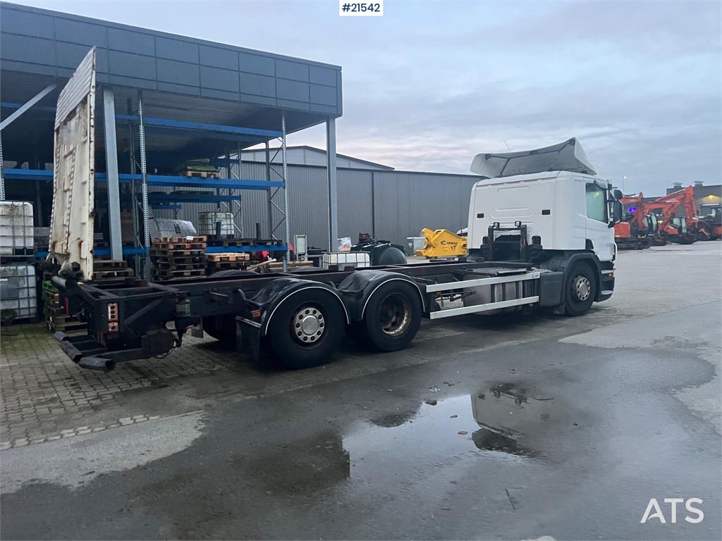 Scania P420 6x2 chassis w/ lift repair object