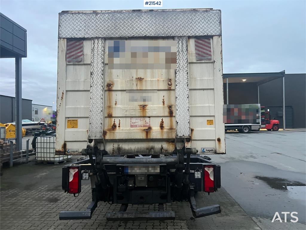 Scania P420 6x2 chassis w/ lift repair object