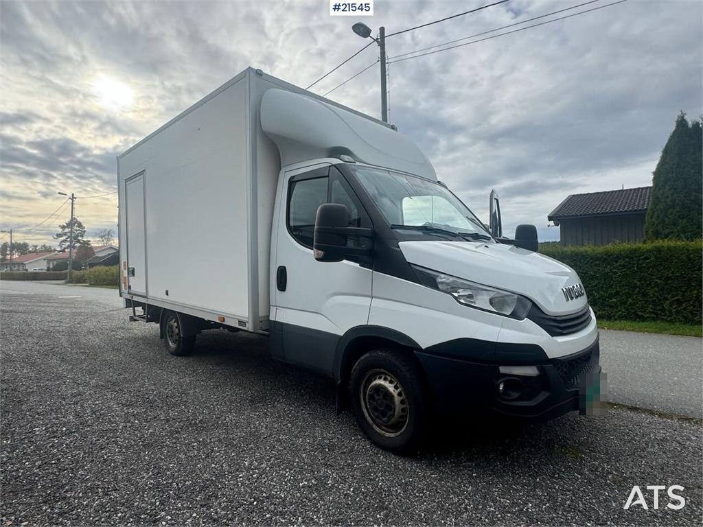 Iveco Daily 35S16 4x2 box truck w/ lift and two sets of