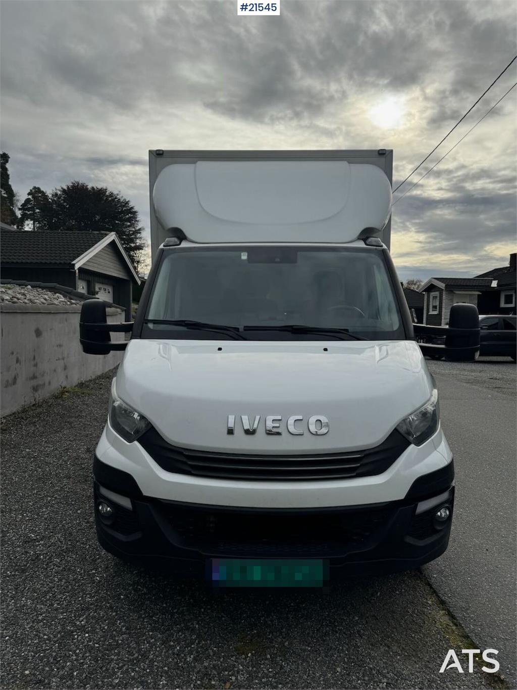 Iveco Daily 35S16 4x2 box truck w/ lift and two sets of