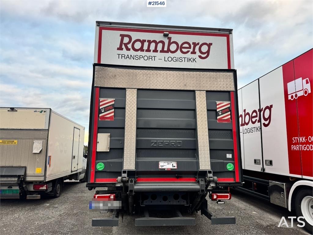 Mercedes-Benz Actros 1833 4x2 Box truck w/ Full side opening.