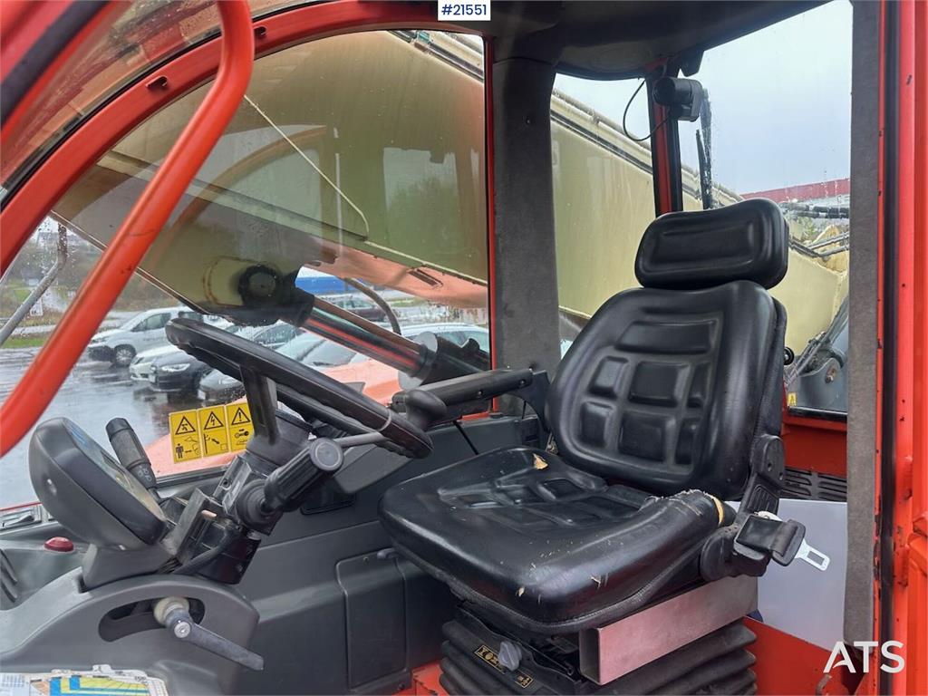 JLG 4017 telehandler w/ two pallet forks and bucket. C
