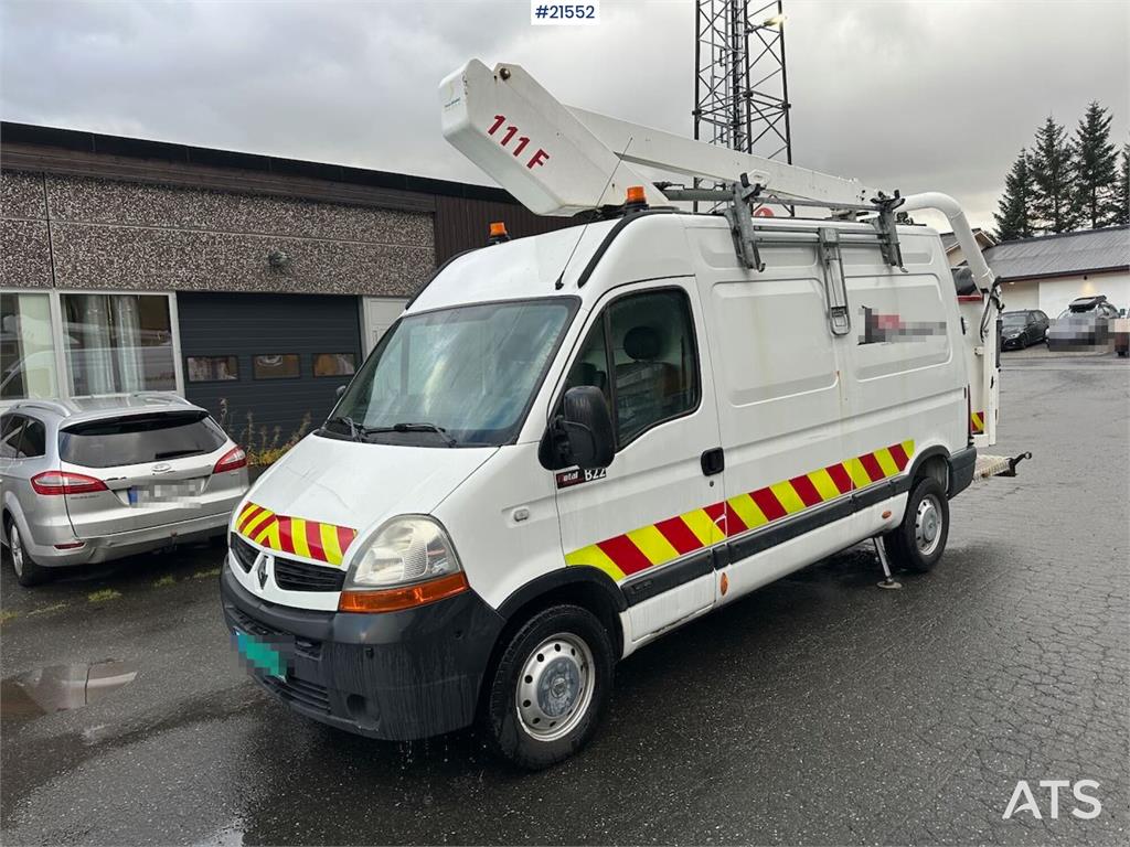 Renault Master lift truck w/ France Elevateur lift basket.