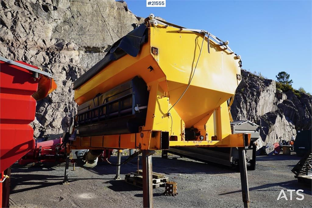 Schmidt Stratos B70-36 sand spreader with control panel