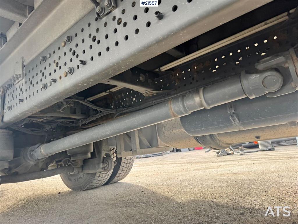 Mercedes-Benz Actros 1832 4x2 Box truck w/ full side opening and