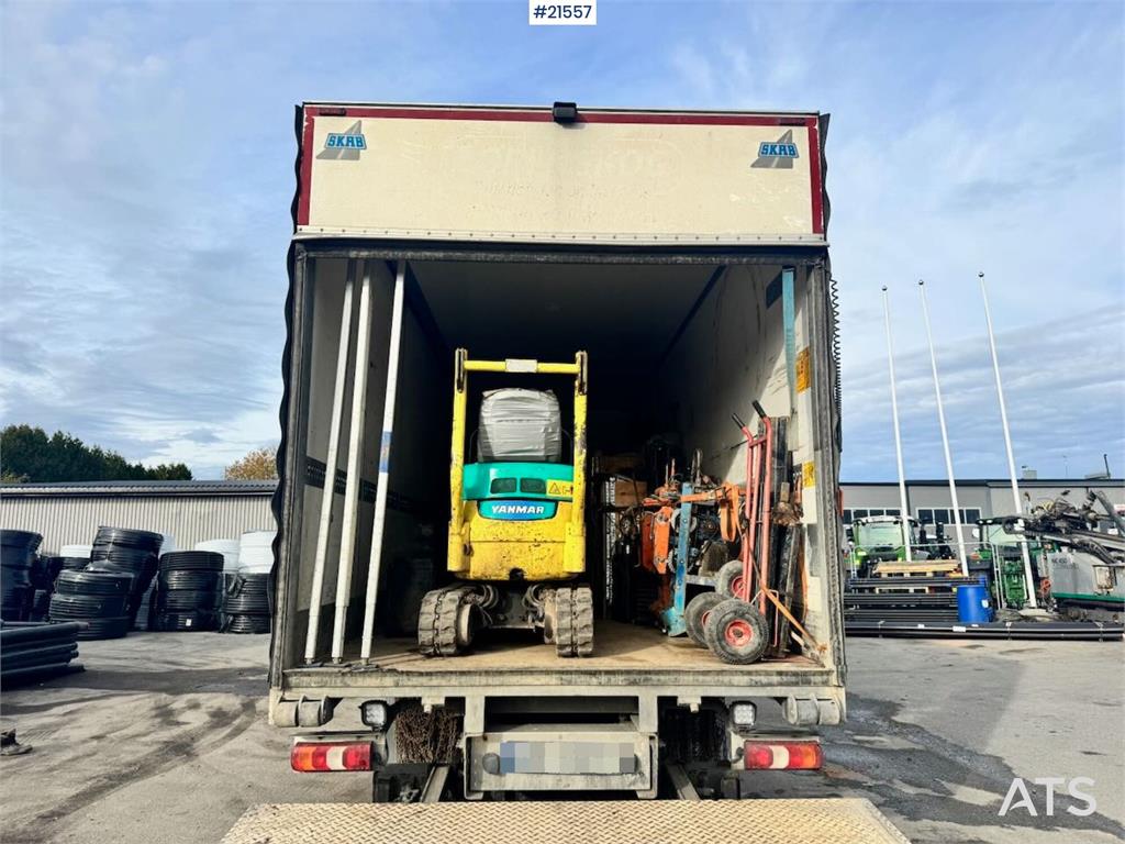 Mercedes-Benz Actros 1832 4x2 Box truck w/ full side opening and