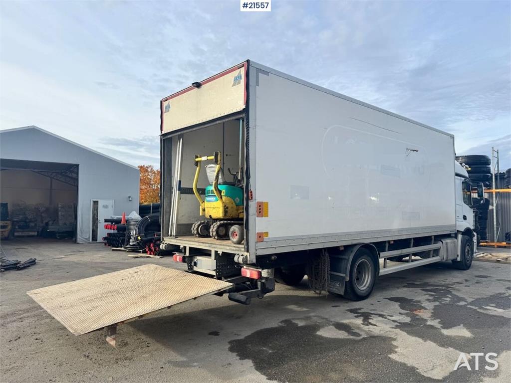Mercedes-Benz Actros 1832 4x2 Box truck w/ full side opening and