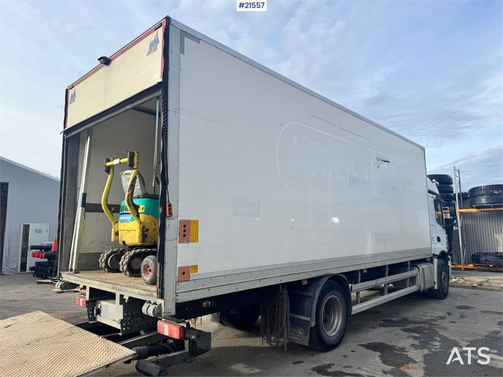 Mercedes-Benz Actros 1832 4x2 Box truck w/ full side opening and