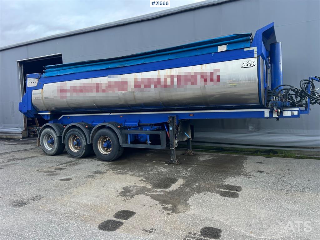 Langendorf 3 axle asphalt semi w/ Hydraulic canopy