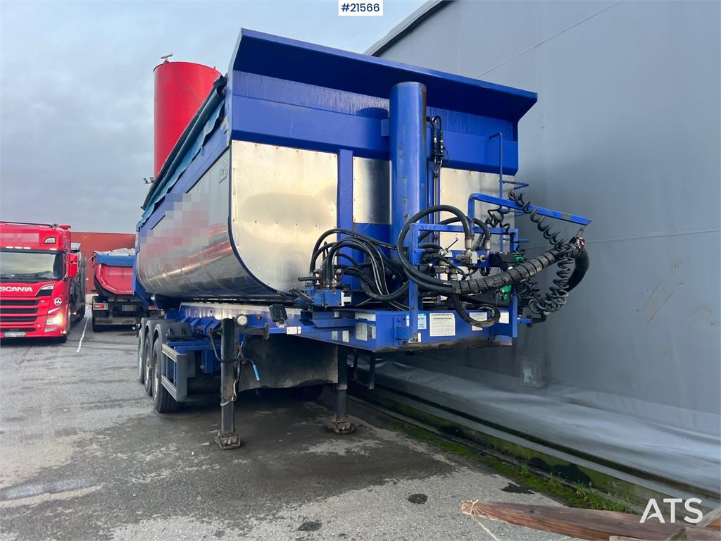Langendorf 3 axle asphalt semi w/ Hydraulic canopy