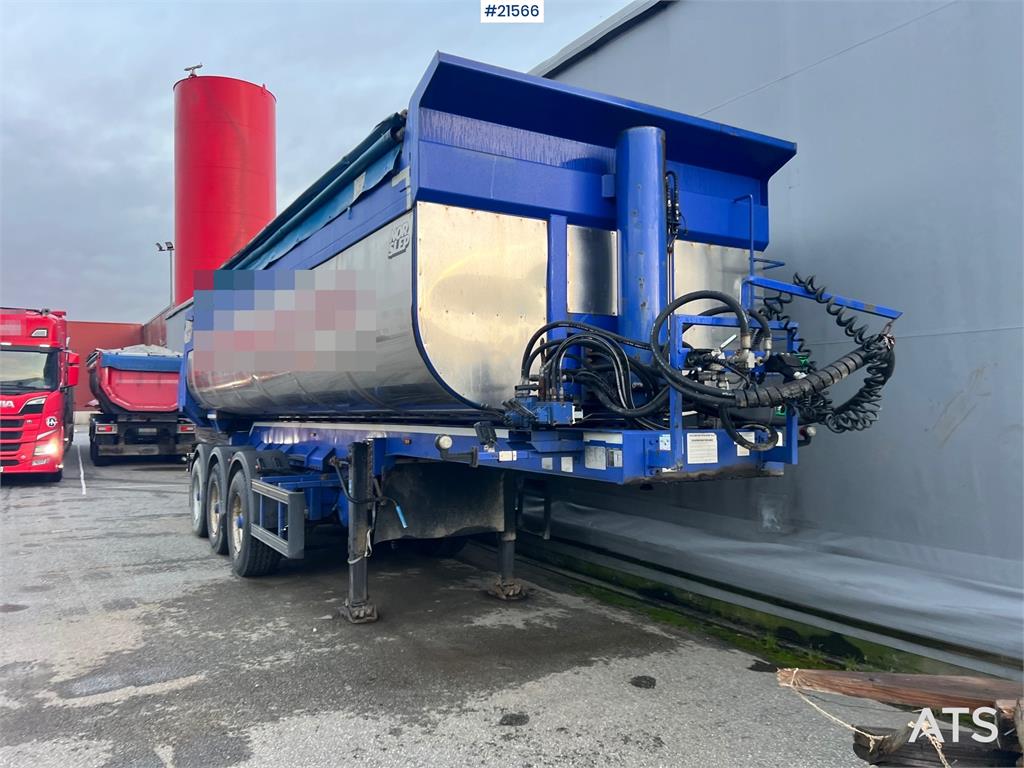 Langendorf 3 axle asphalt semi w/ Hydraulic canopy