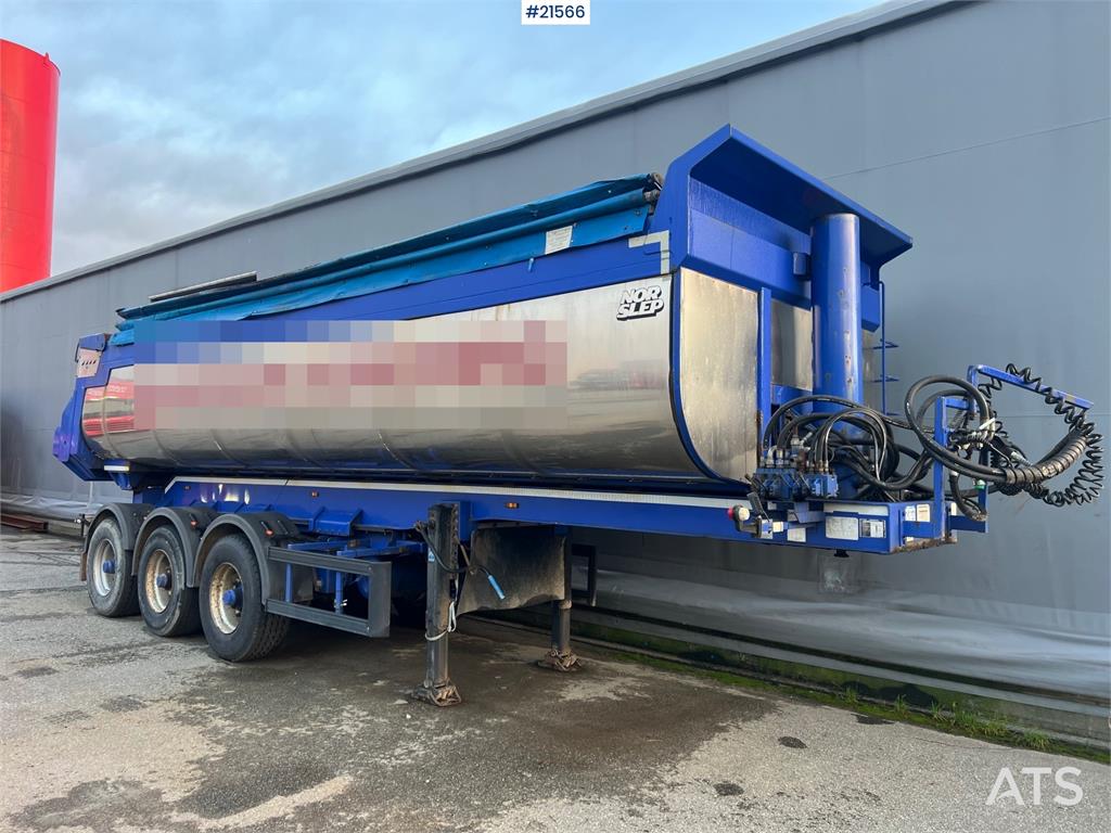 Langendorf 3 axle asphalt semi w/ Hydraulic canopy
